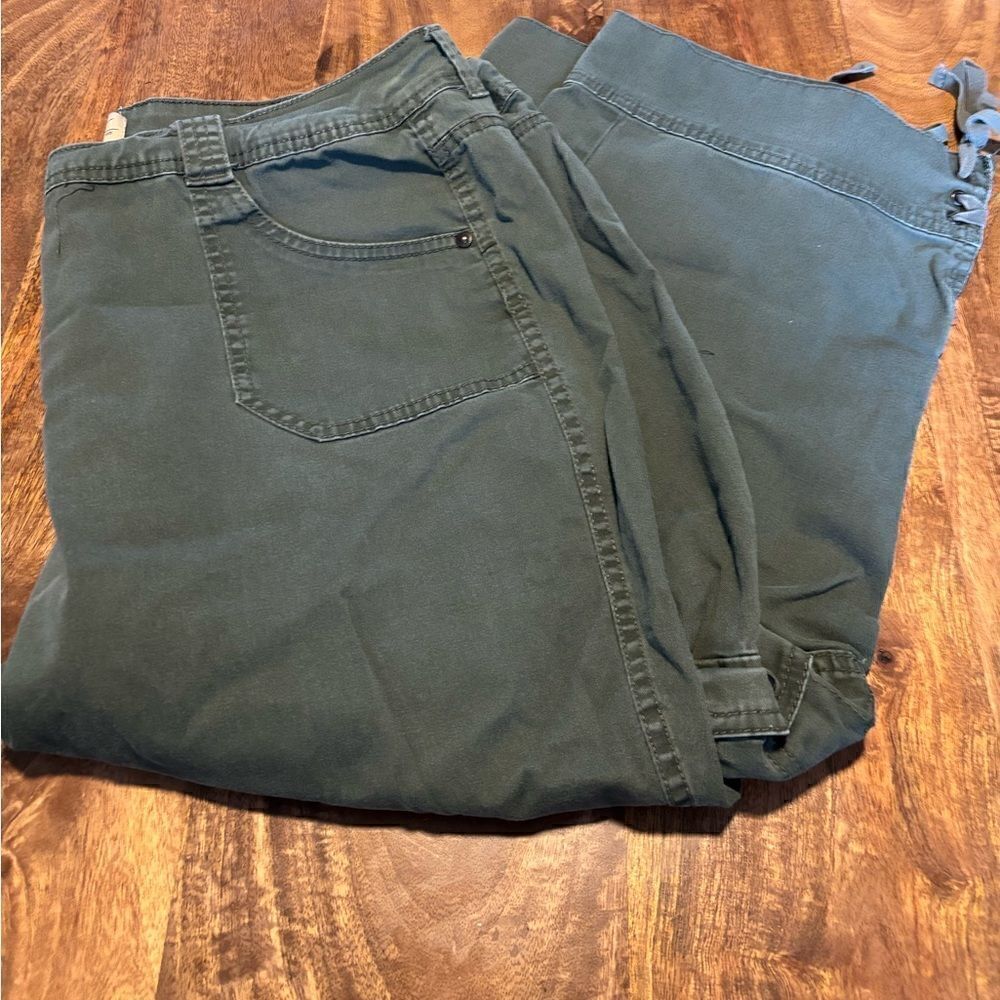 Just My Size Hanes Capri classic stretch size 22W army green